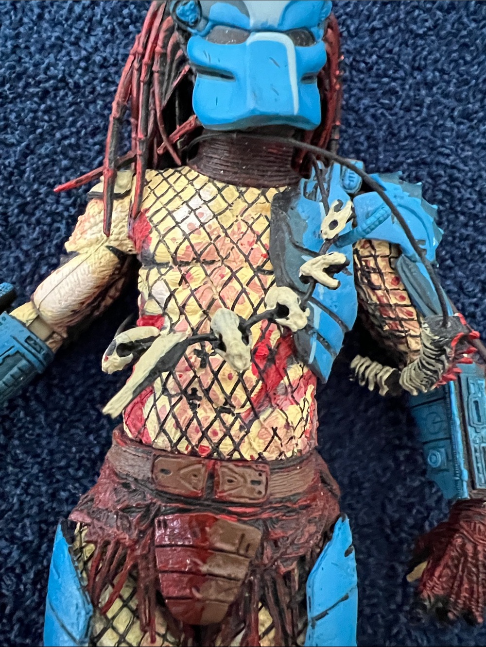 Blue and Red Predator-Style Action Figure for Kids - Picture 6 of 6